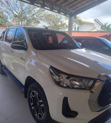 TOYOTA HILUX 2.8 D-4D TURBO DIESEL CD SRV 4X4 AUTOMÁTICO